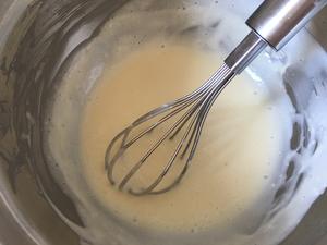 Kiri奶油芝士食谱—树莓芝士蛋糕的做法 步骤2