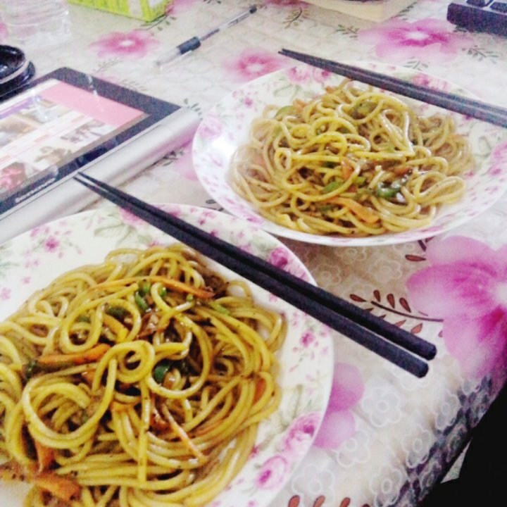 黑椒牛柳炒意面