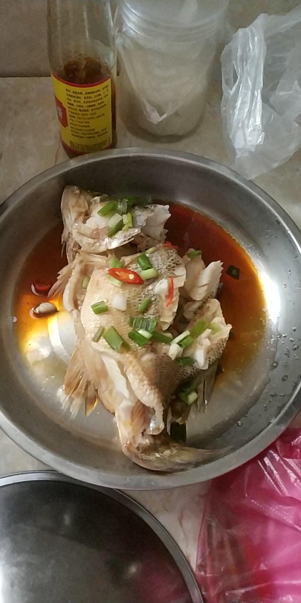 女朋友爱吃的蒸鲈鱼