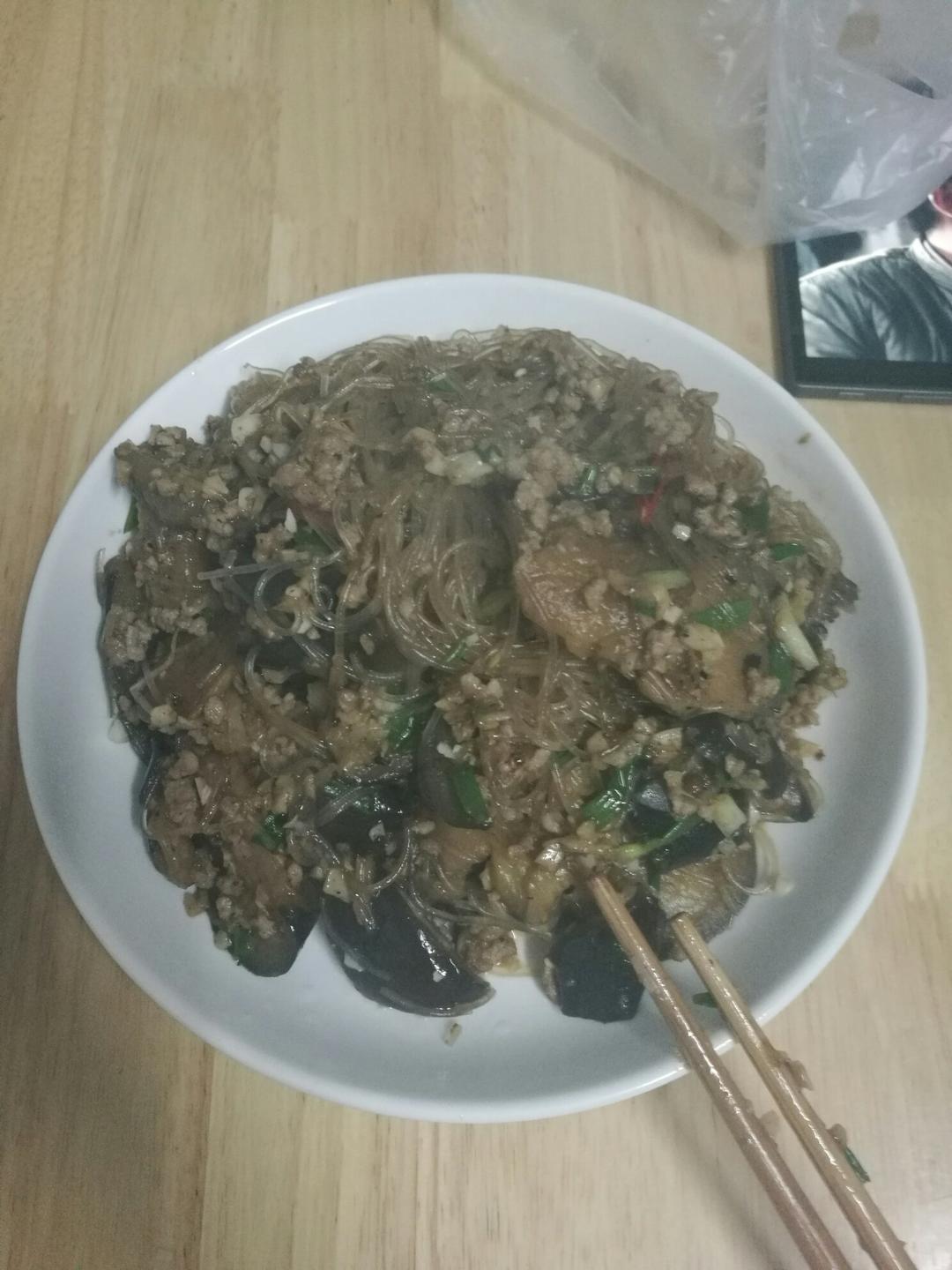 肉末茄子粉丝煲