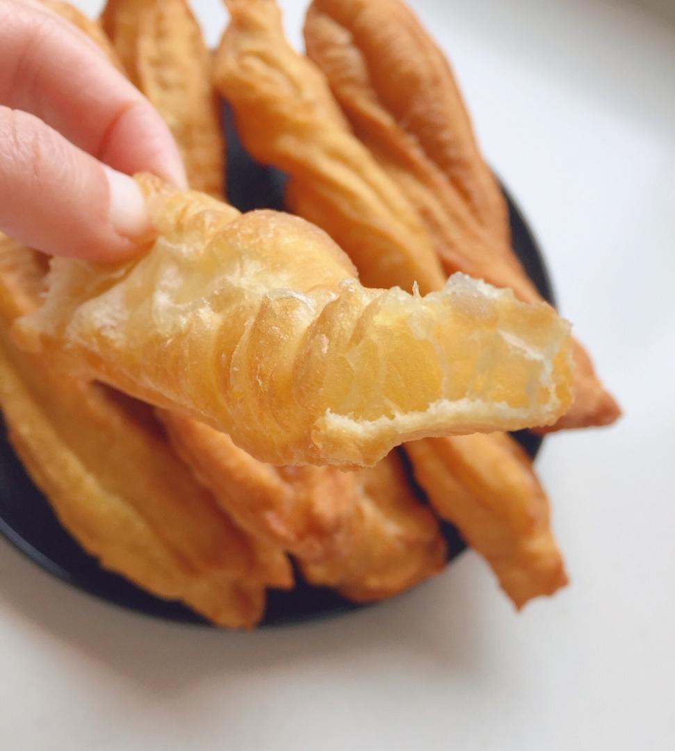 金黄酥脆大油条