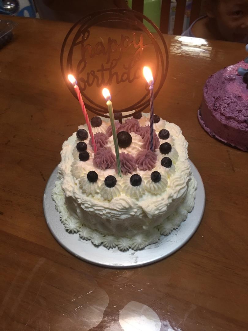 新手必成8寸生日蛋糕（详细多图干货经验分享，解决戚风蛋糕塌陷，奶油饰面涂不好，烤箱温度不好掌握等各种问题）