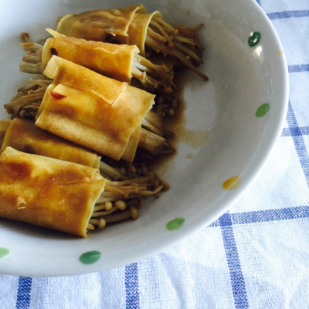 豆皮卷金针菇