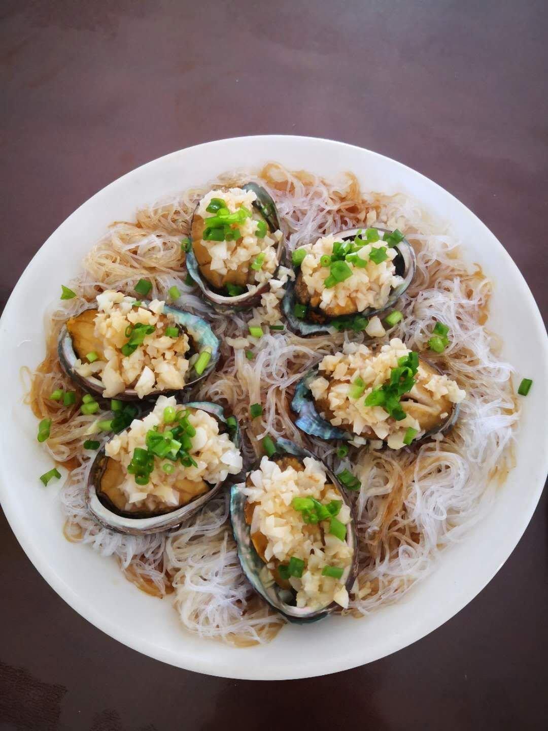 蒜蓉粉丝蒸鲍鱼