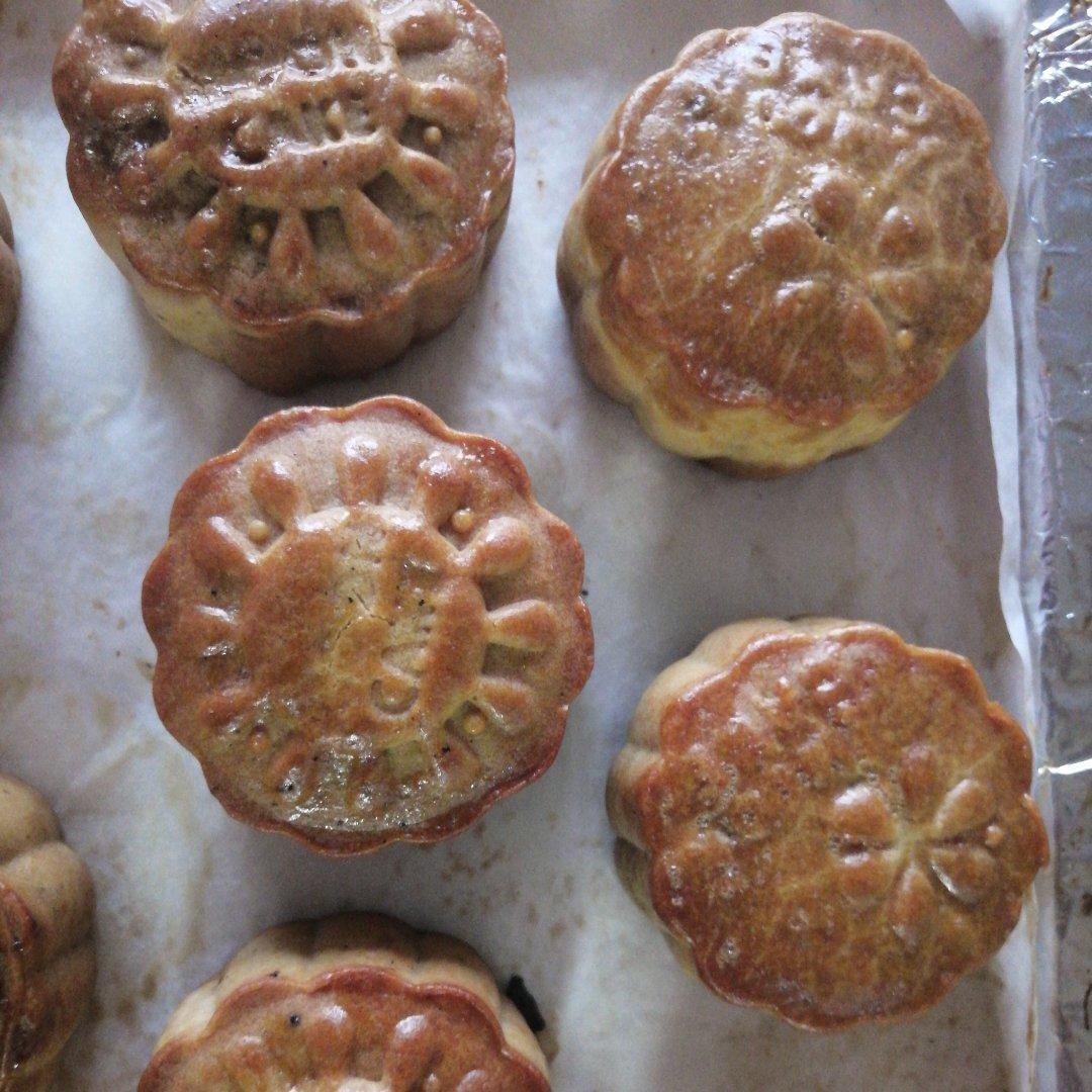 黑芝麻馅月饼