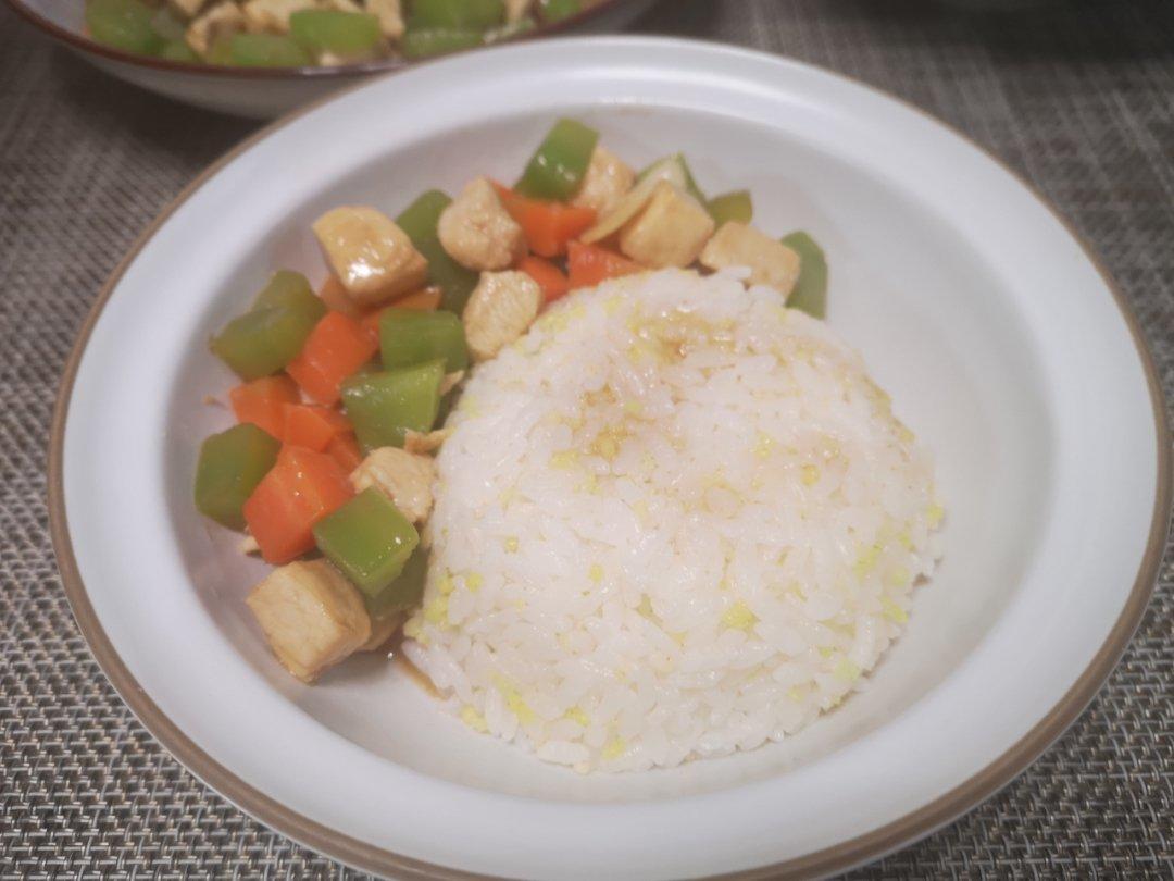 儿童菜谱-莴笋鸡丁(最近加了韩国烧烤酱 美味!)