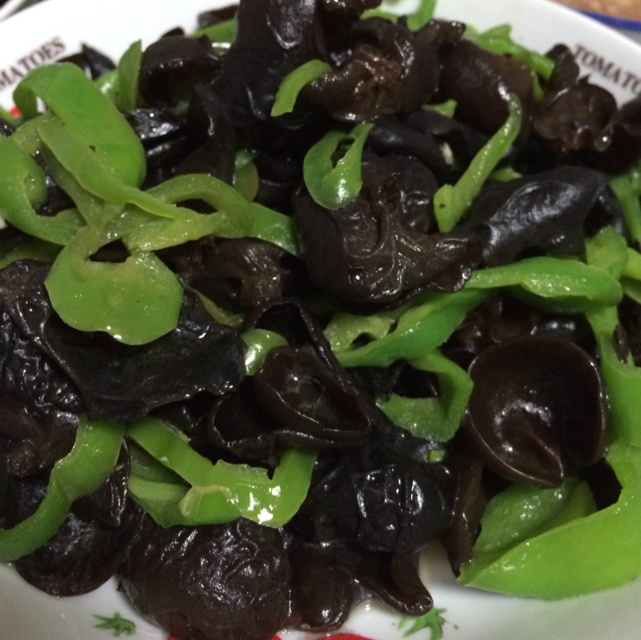 小美丽9linnnnn做的尖椒炒木耳
