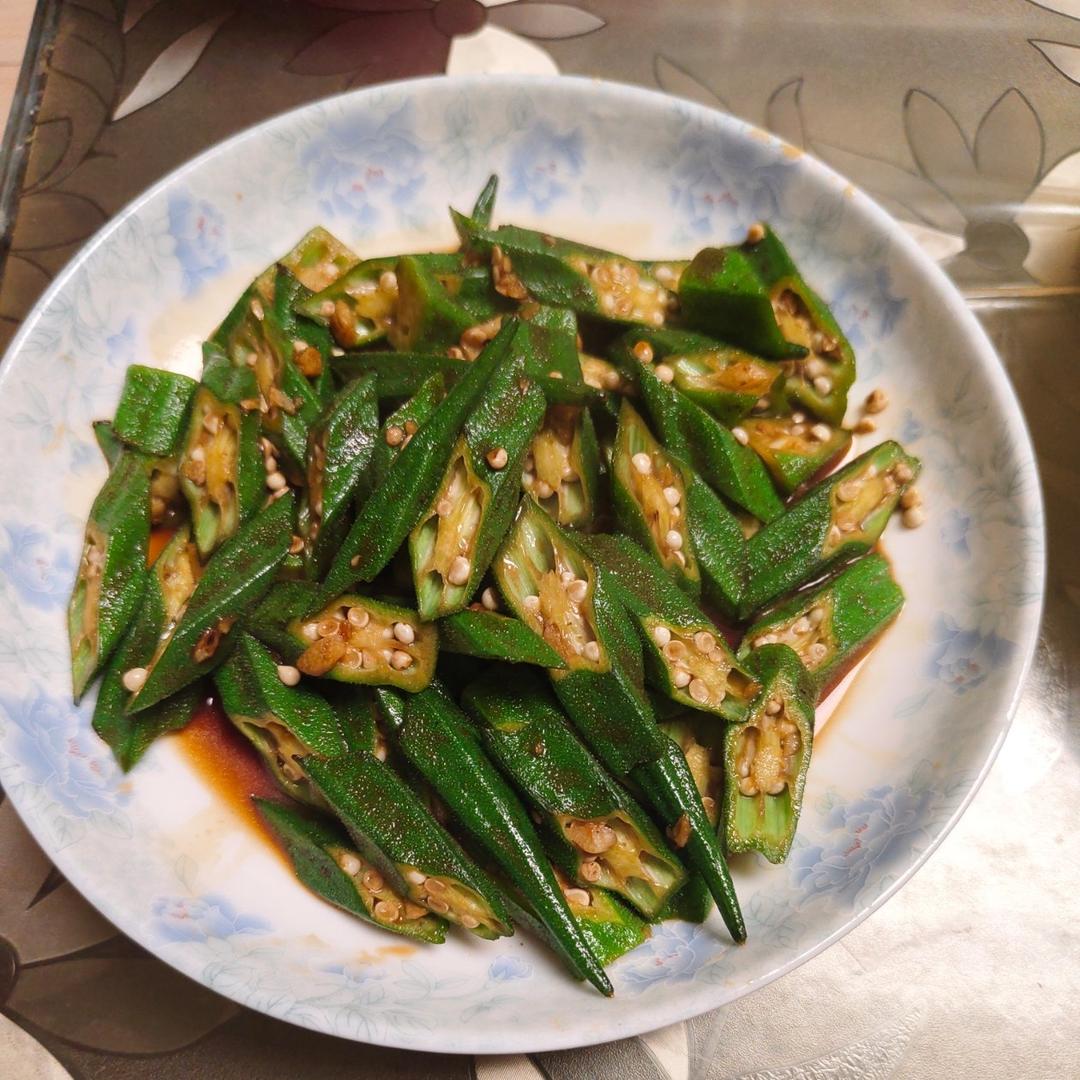 简单好吃的炒秋葵