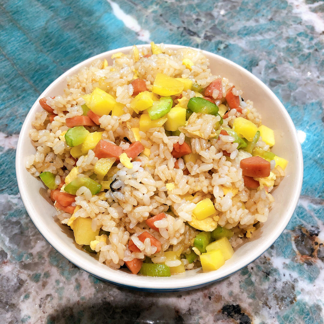 凤梨炒饭，换个方式炒饭吧
