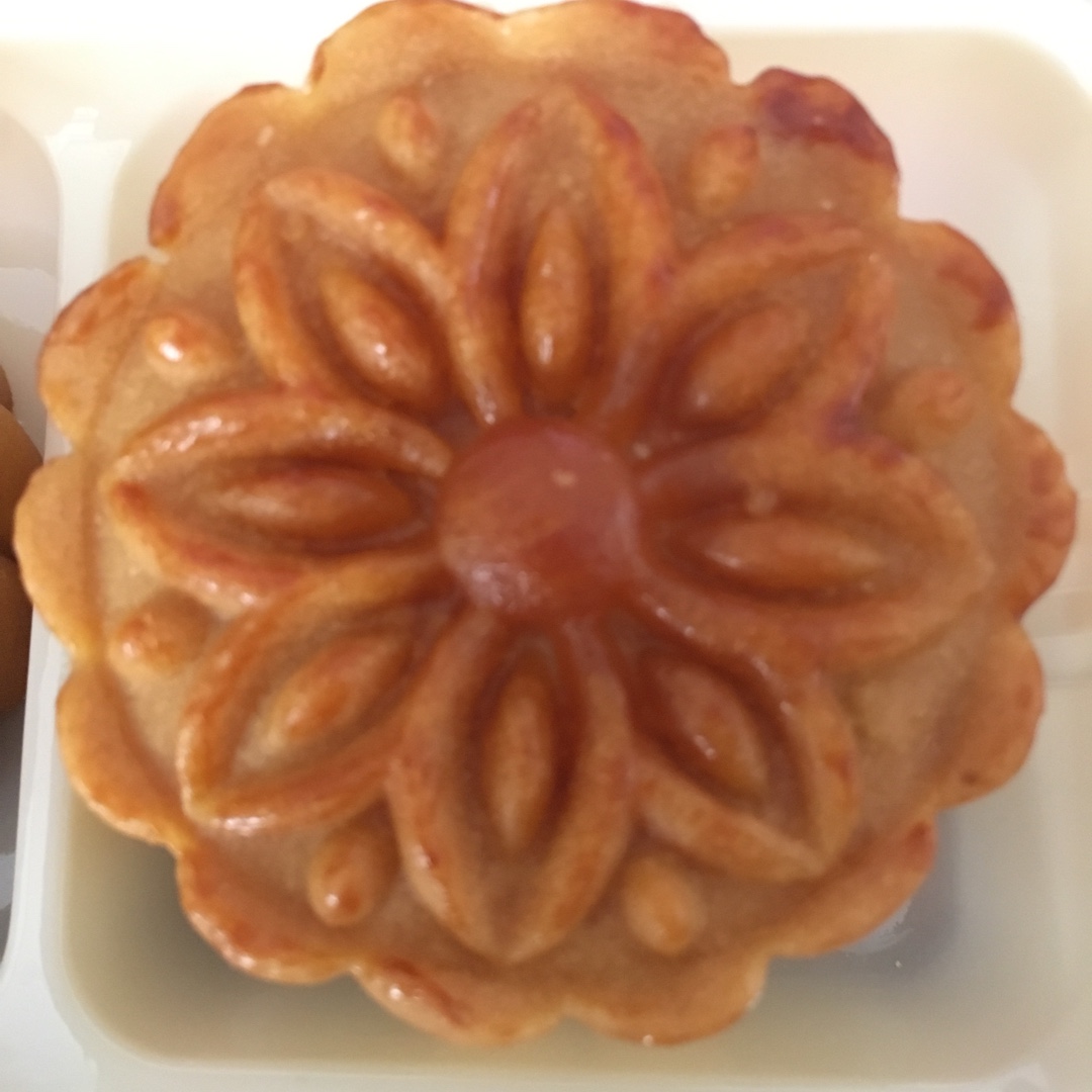 广式月饼—蛋黄莲蓉月饼