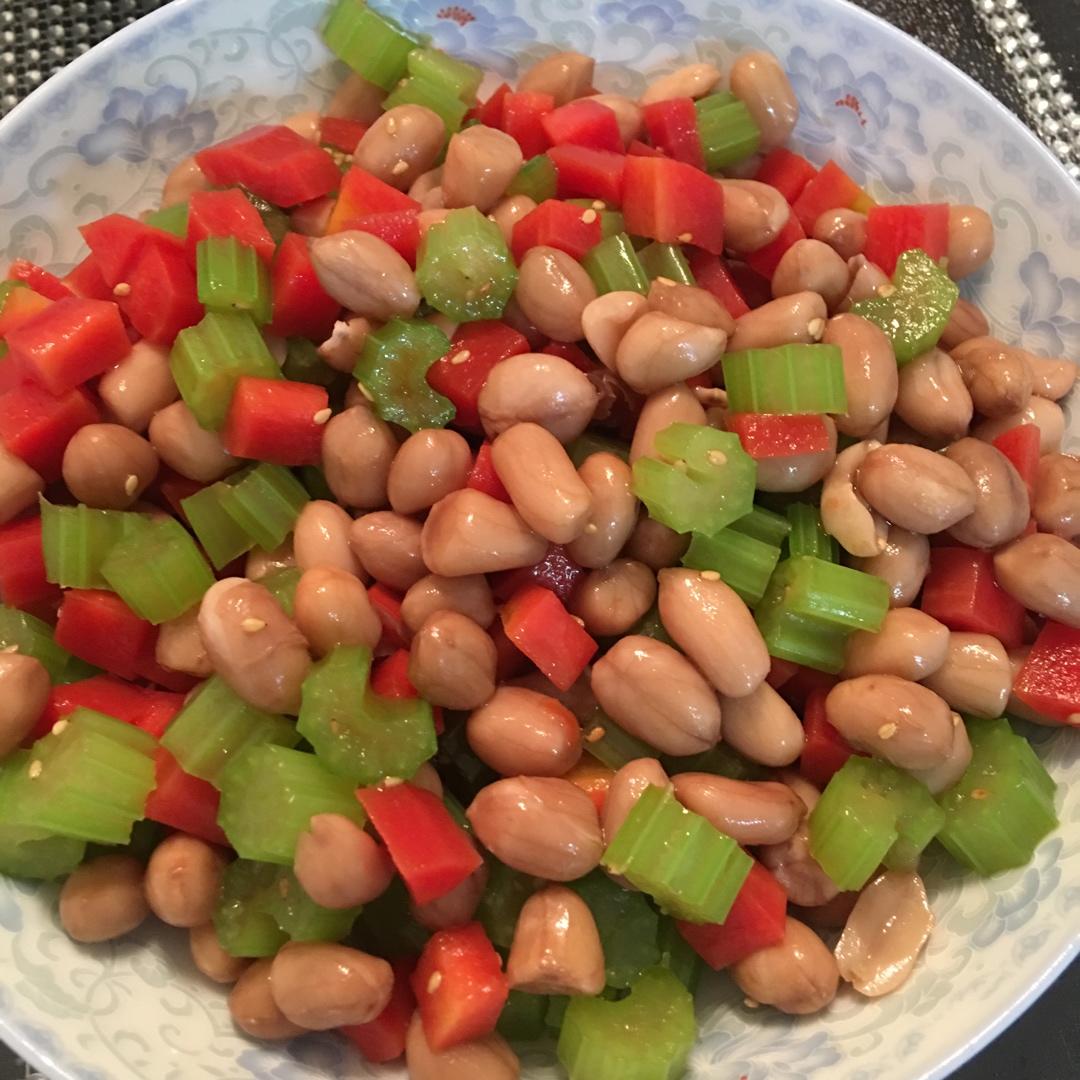 凉拌芹菜花生米胡萝卜