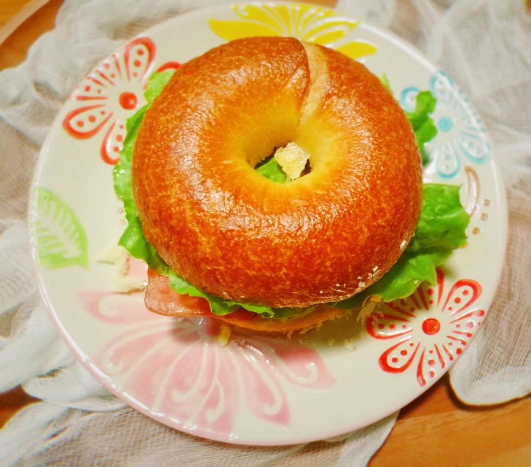 非常抗饥的贝果三明治🥪的做法