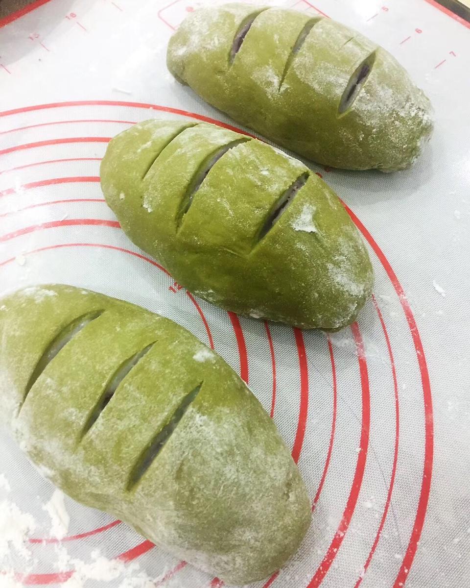 抹茶麻薯红豆软欧包