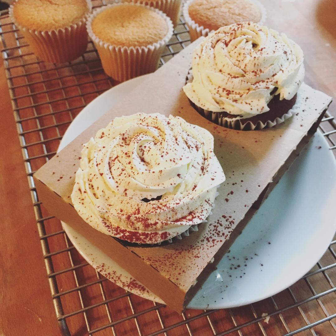 传统红丝绒杯子蛋糕（极软无泡打粉）Red velvet cupcake