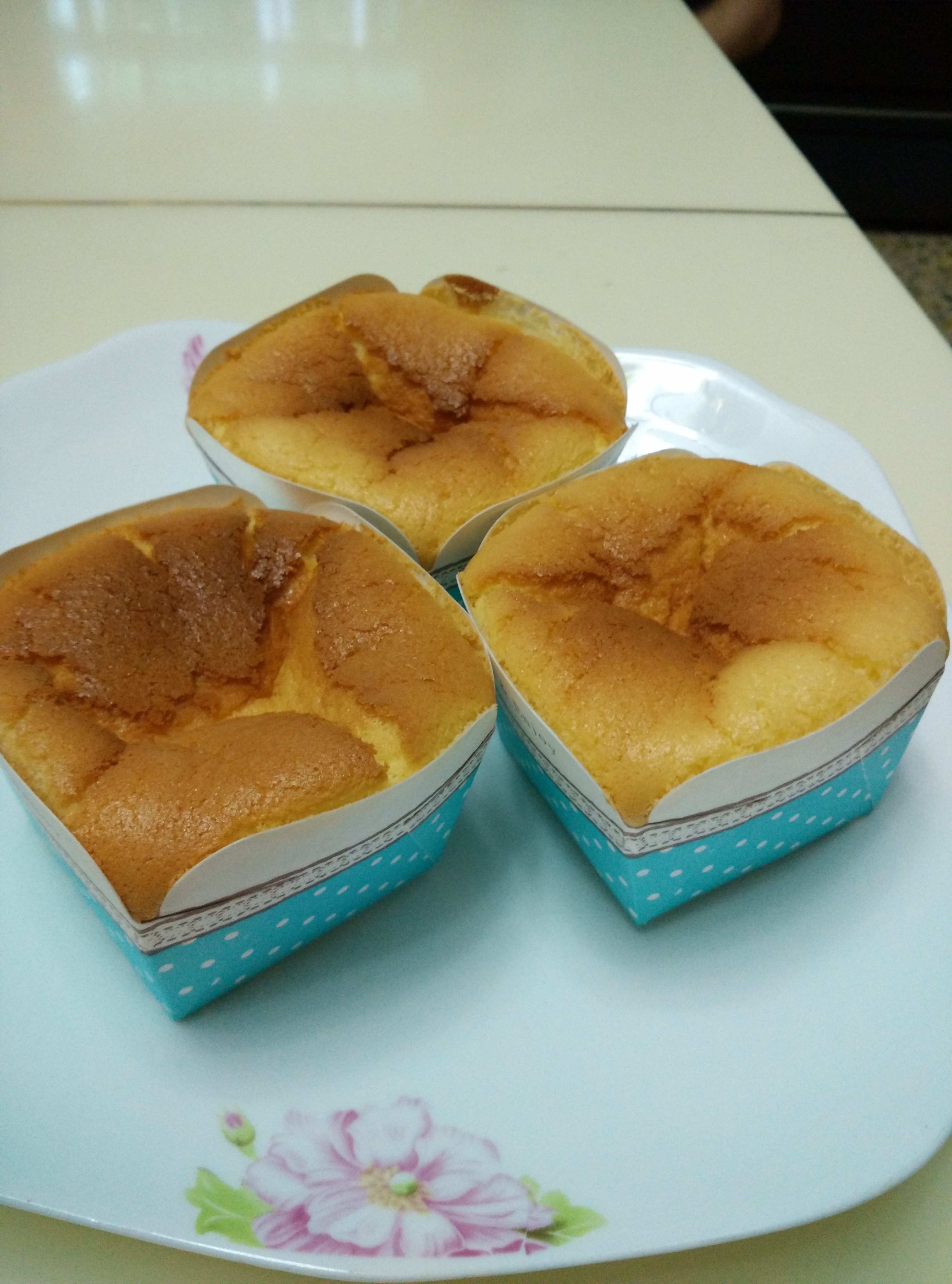 消耗淡奶油之作——淡奶油小蛋糕