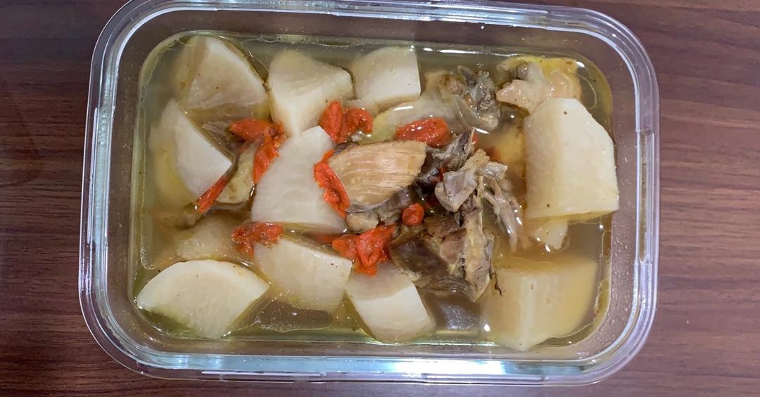 白萝卜炖鸡汤