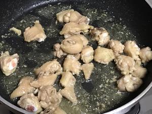 快手菜—土豆咖喱鸡的做法 步骤4