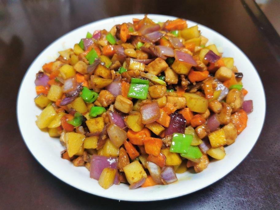 土豆胡萝卜炒鸡丁