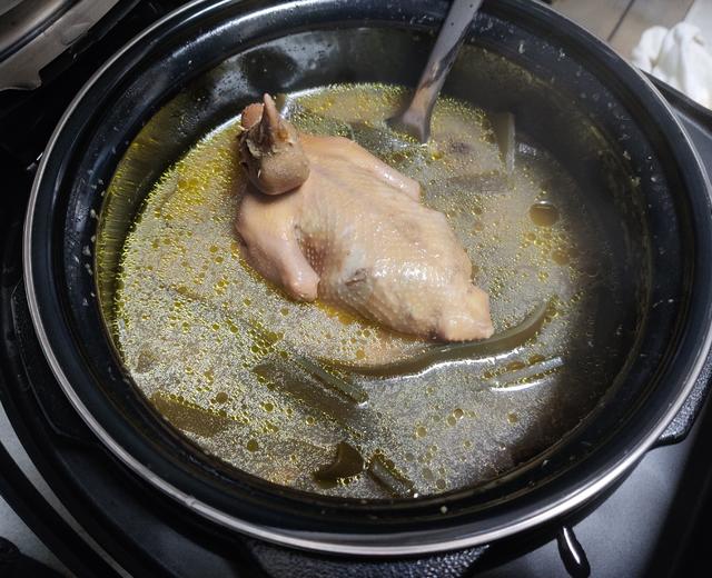 鸽子绿豆海带汤的做法
