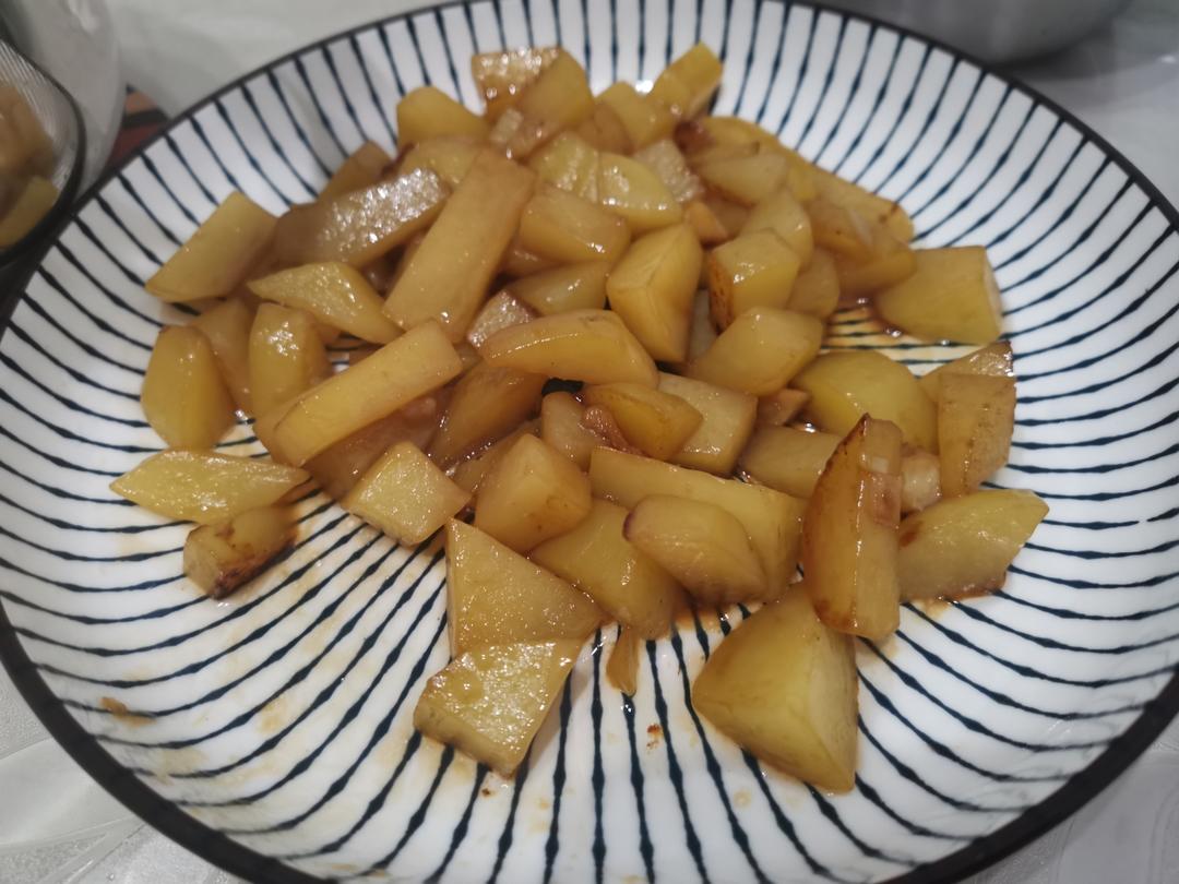 🔥巨下饭，软糯入味！比肉还好吃的红烧土豆