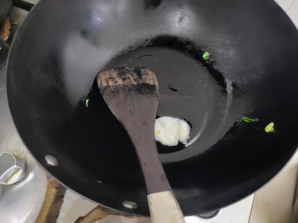 豆豉鲮鱼炒油麦菜的做法 步骤11