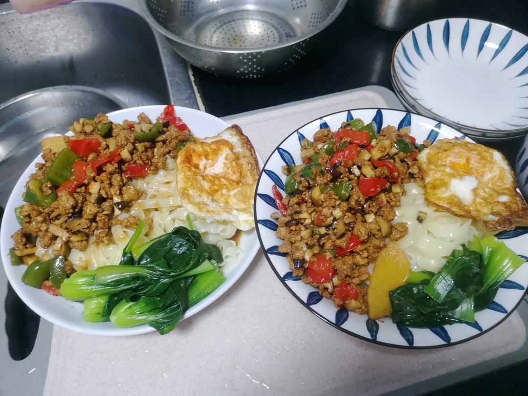 香菇肉臊面