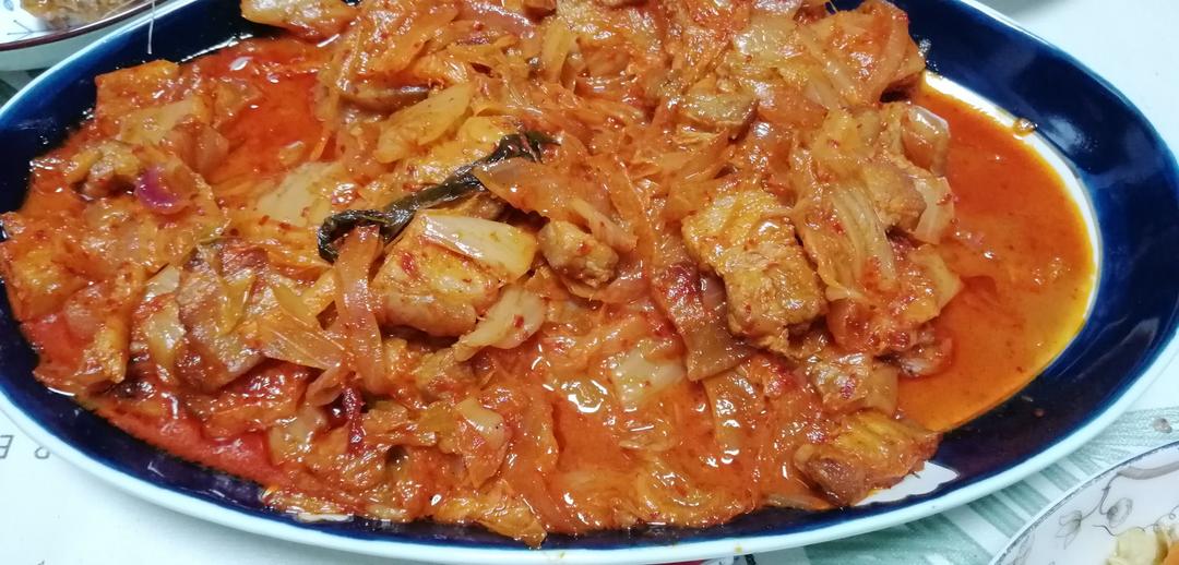 辣白菜炒五花肉