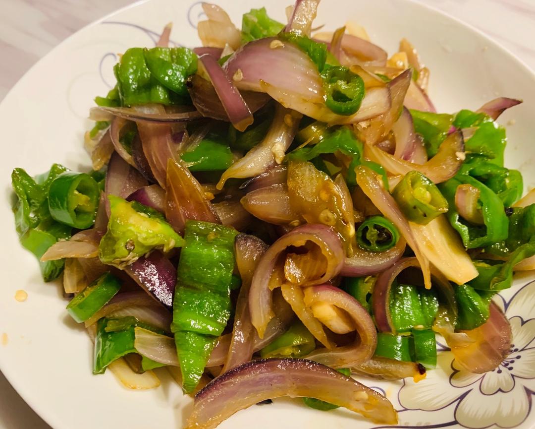 xhl有闷响做的青椒炒洋葱