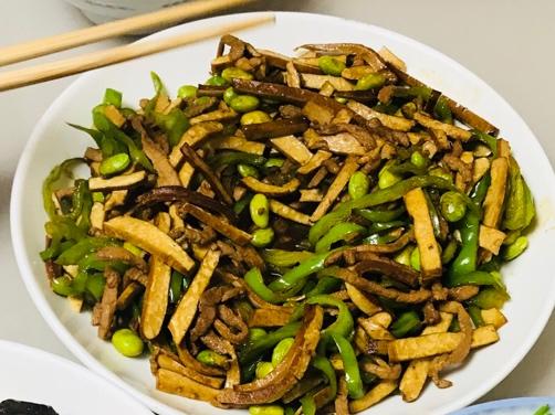 青椒毛豆炒肉丝