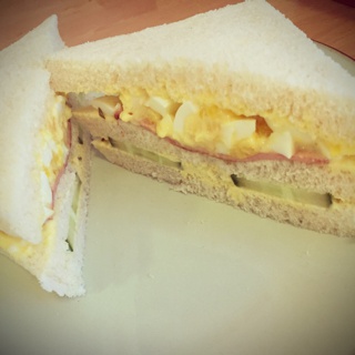 鸡蛋三明治