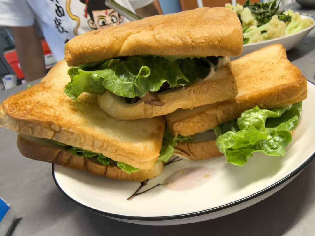 完美复刻M记板烧鸡腿堡—试过你会回来谢我的