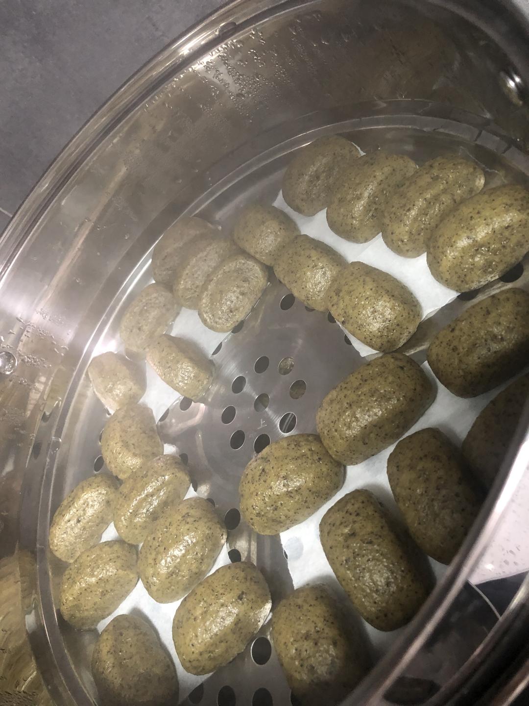 宝宝黑芝麻红薯南瓜馒头