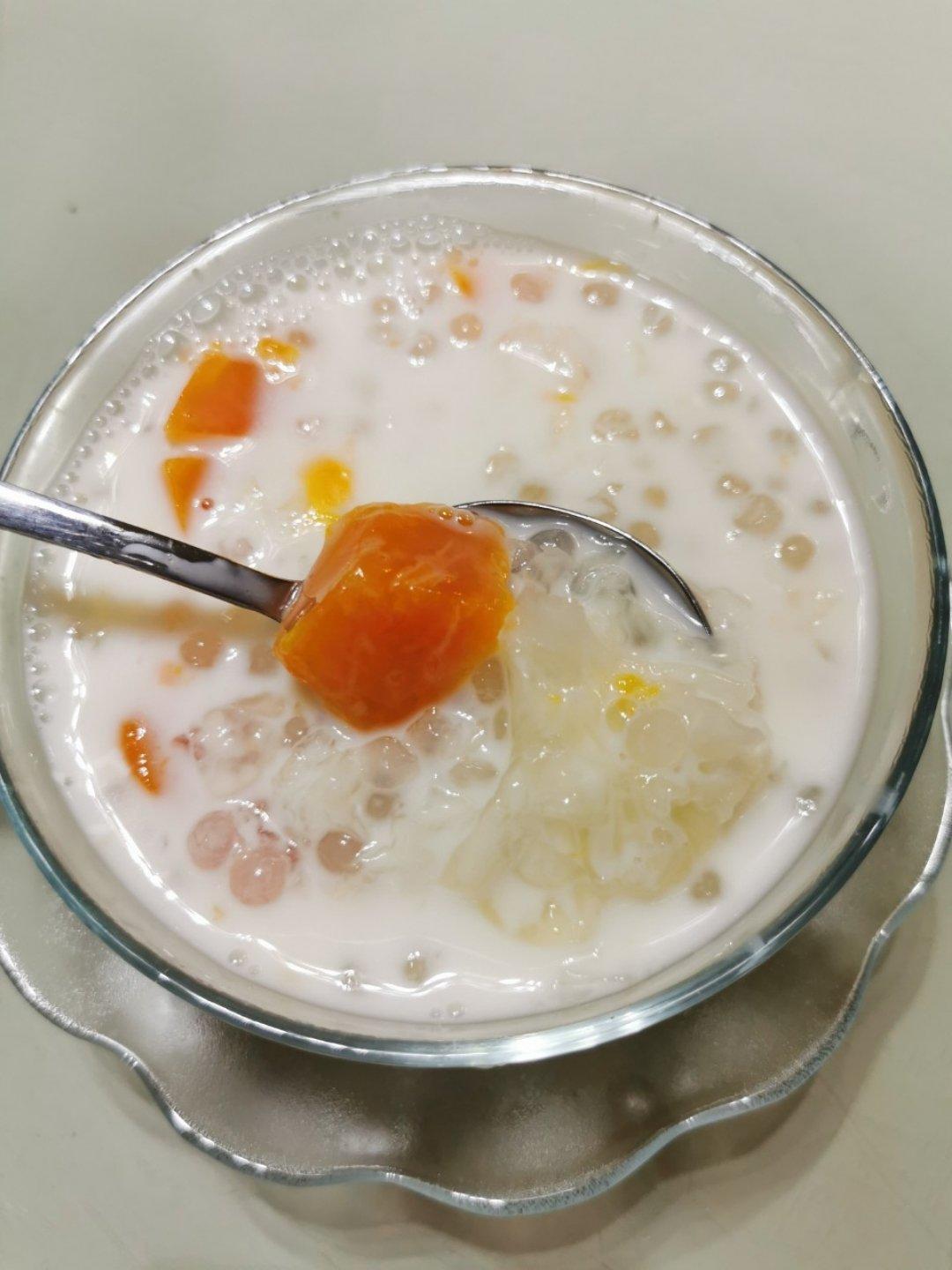 椰汁木瓜银耳糖水