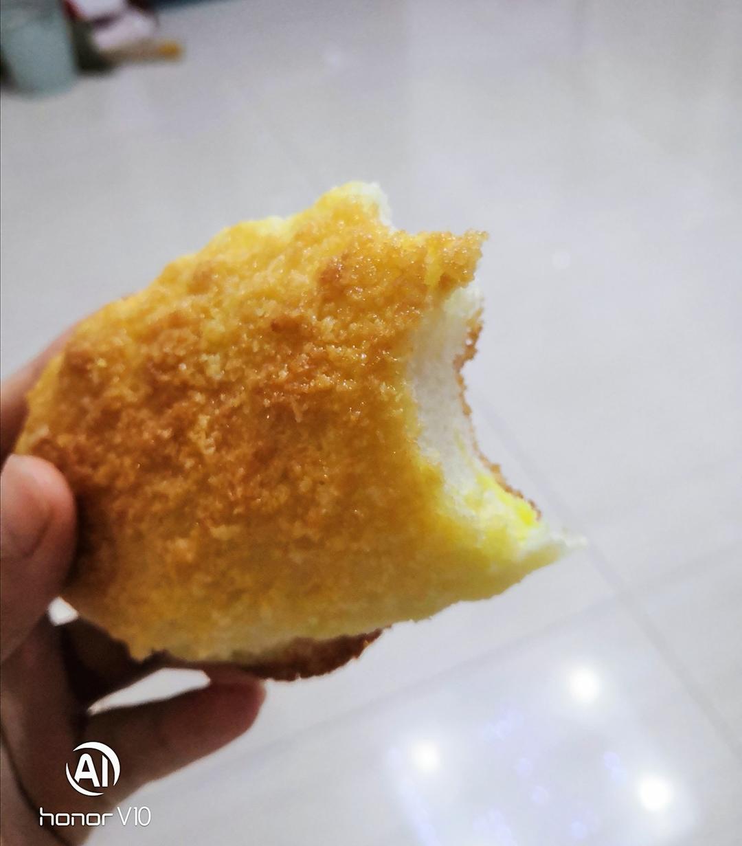 椰蓉淋酱面包卷