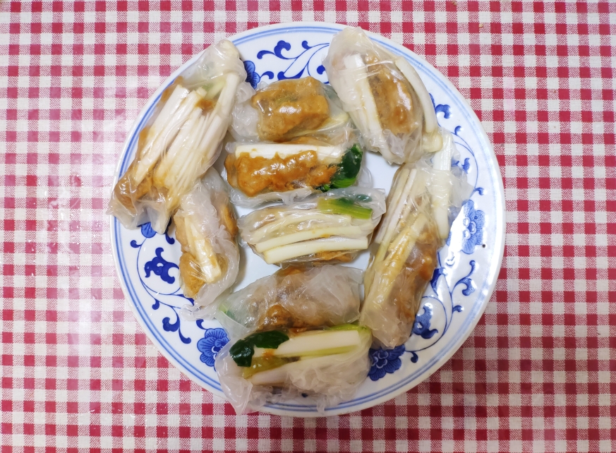 越南春饼卷中国京酱肉丝的做法