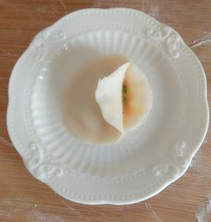 街头小吃  创意饺子皮鸡蛋灌饼的做法 步骤2