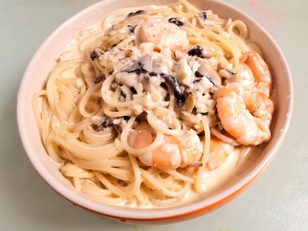 奶油蒜香黄油虾🦐意面| 奶香浓郁，一口沦陷