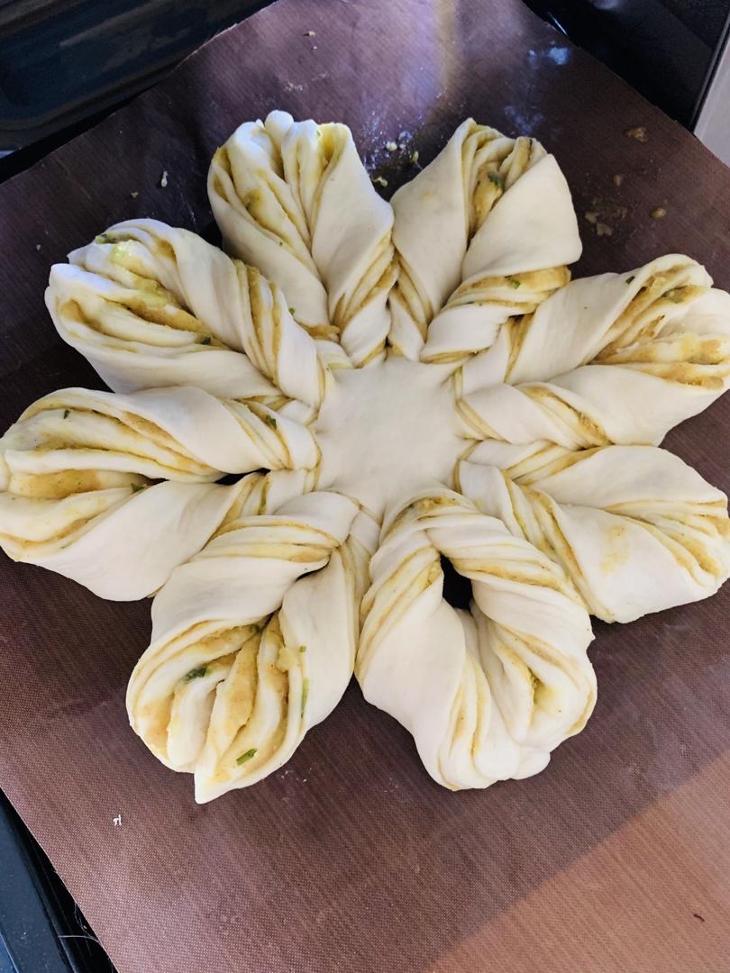 【小高姐】蒜香浓郁 造型优美 不用揉出手膜的面包