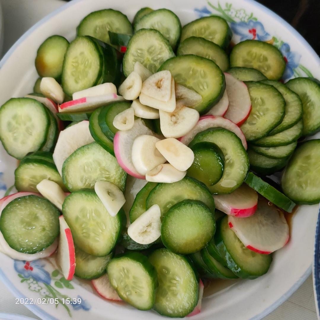 蒜片乳瓜#凉拌菜