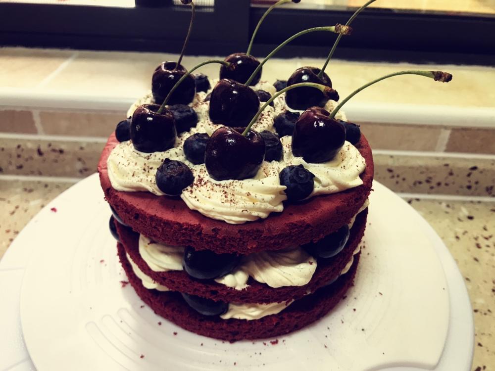 拉登拉灯做的樱桃红丝绒裸蛋糕山姆厨房