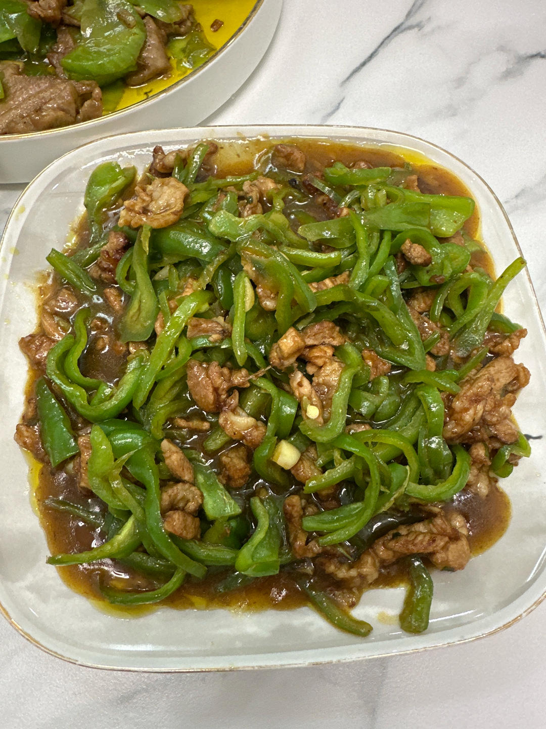 青椒肉丝，这样炒太好吃了。