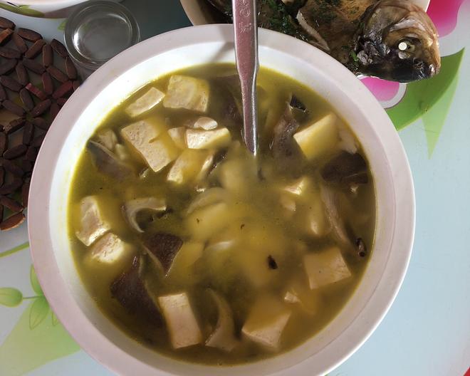 平菇豆腐汤的做法