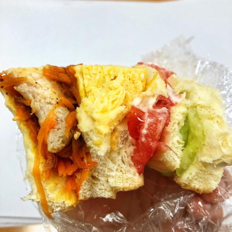 紫菜吞拿鱼三明治