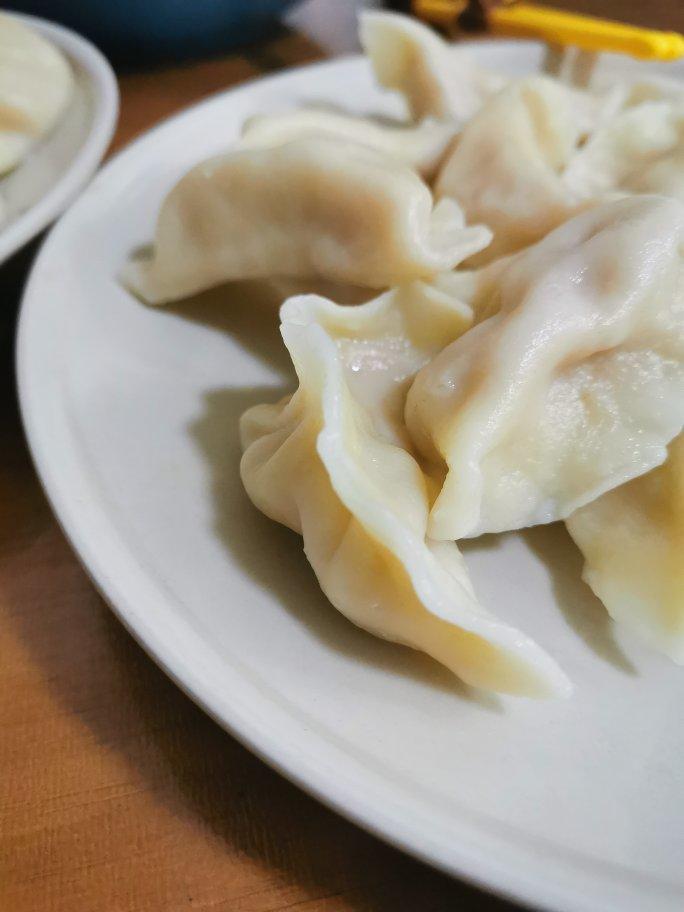 手工揉面三分钟，又韧又薄又好包的饺子皮