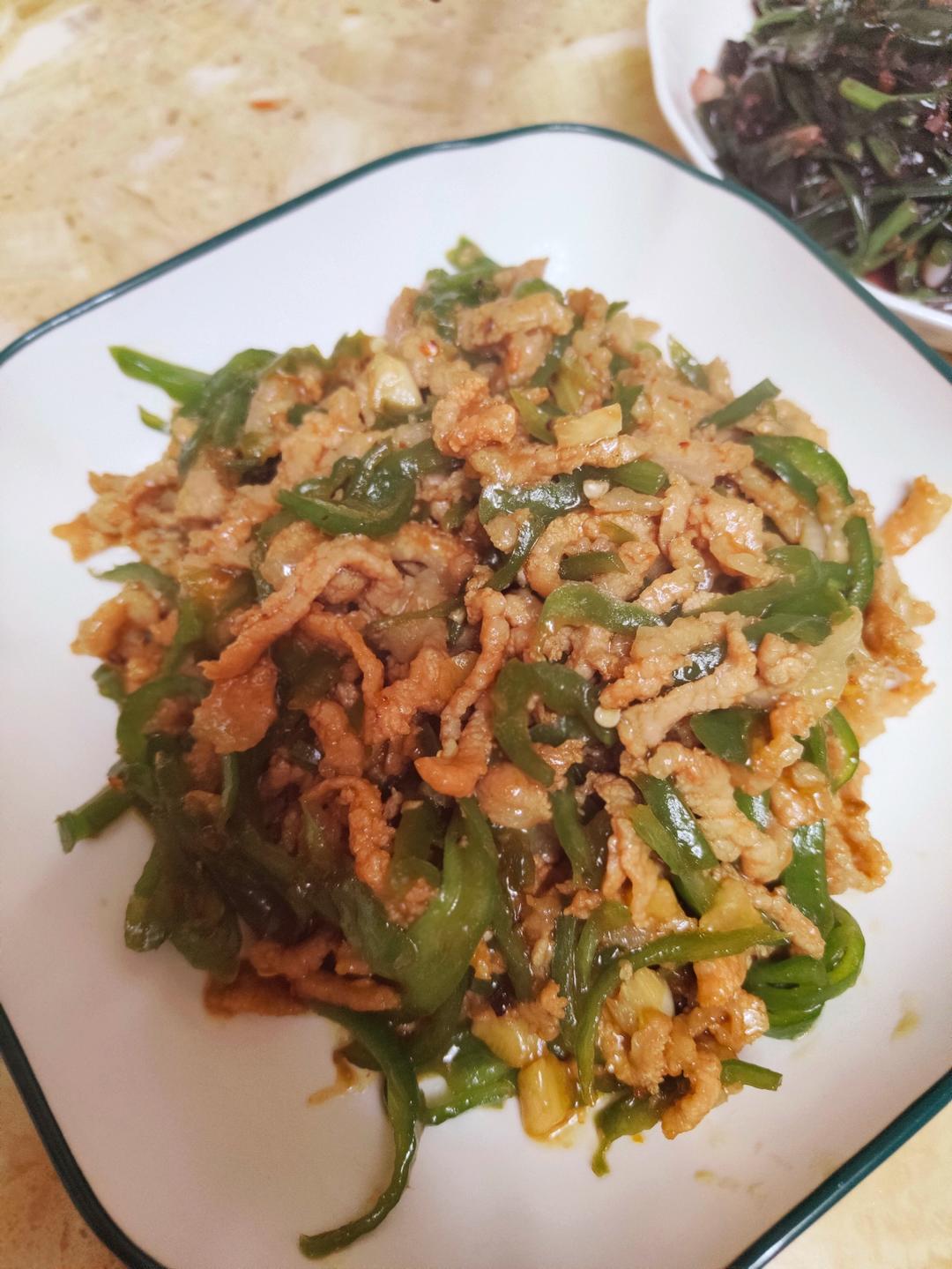 ‼️好吃到舔盘的青椒肉丝盖浇饭