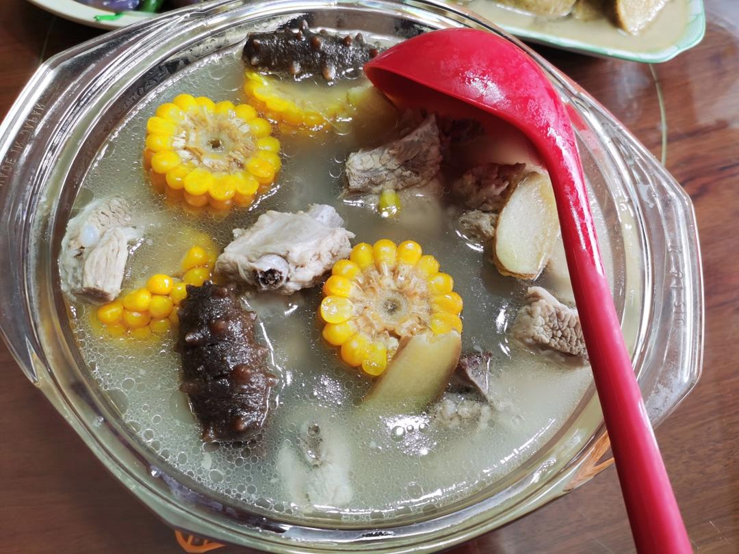 排骨香菇玉米莲藕汤