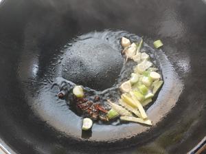 家常菜-干锅土豆虾的做法 步骤5