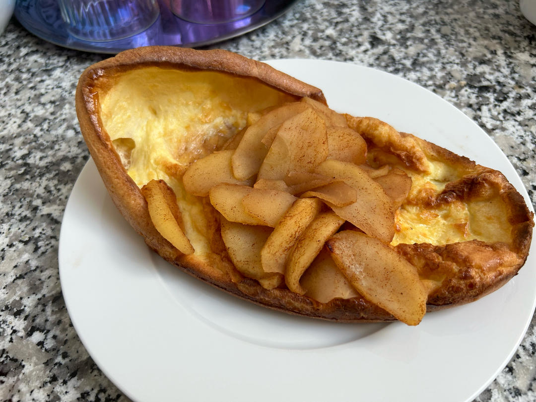 一只鸡蛋用量的荷兰宝贝松饼【肉桂苹果dutch baby】