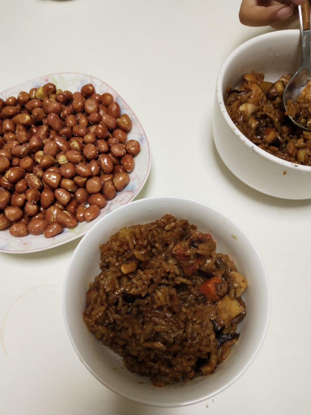 【香菇鸡肉焖饭】