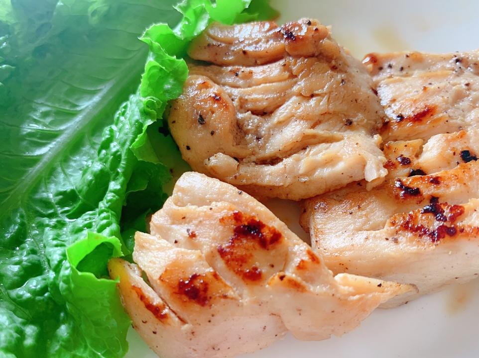 香煎鸡胸肉-健身减肥食谱
